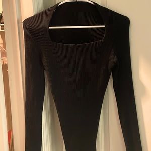 Square neckline long sleeve